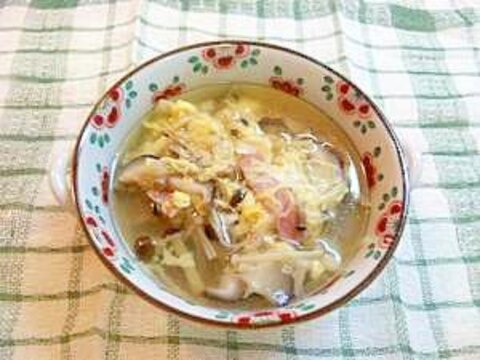 スープバリエ☆玉子・きのこ・ベーコンの中華風スープ
